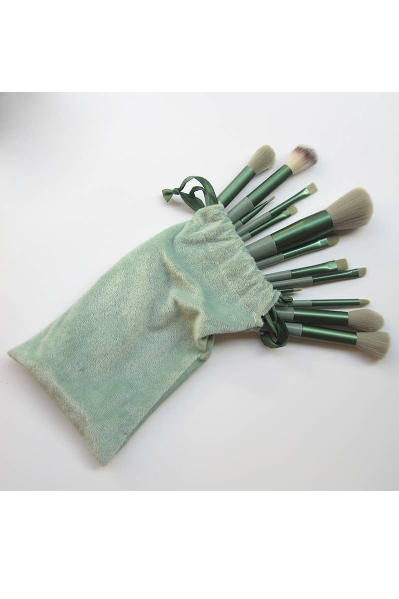 ๐ Crown & Contour: 13-Piece Brush Set